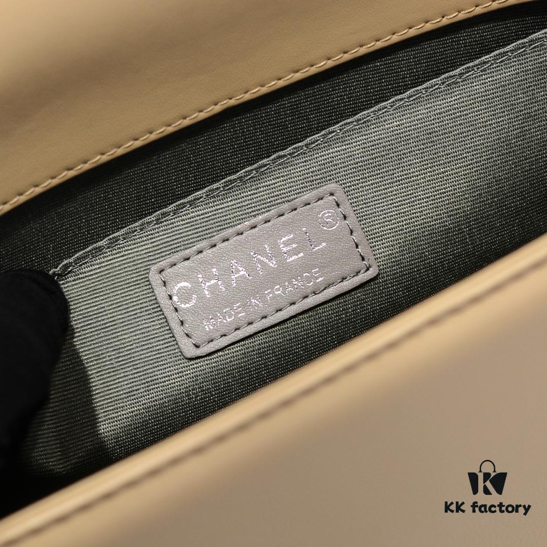 Chanel Genuine Lambskin Bag with Original Hardware - Full Sheepskin, Thickened Electroplated Metal, Premium Craftsmanship, Size 25*15*8cm Model No. 67086V