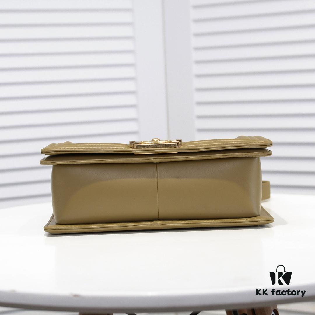 Chanel Crown Lambskin Bag with Original Hardware - Full Sheepskin, Thickened Electroplated Metal Fittings, Scratch-Resistant and Highly Elastic, Premium Quality Like Authentic