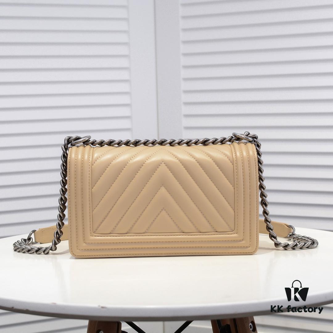 Chanel Genuine Lambskin Bag with Original Hardware - Full Sheepskin, Thickened Electroplated Metal, Premium Craftsmanship, Size 25*15*8cm Model No. 67086V