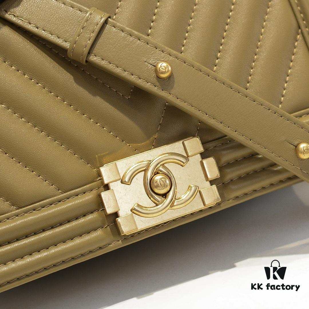 Chanel Crown Lambskin Bag with Original Hardware - Full Sheepskin, Thickened Electroplated Metal Fittings, Scratch-Resistant and Highly Elastic, Premium Quality Like Authentic