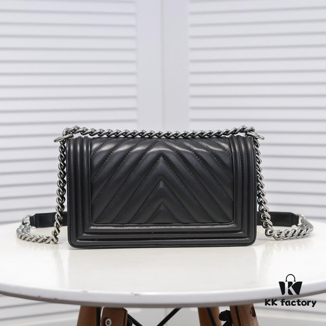 Chanel Full Lambskin with Original Hardware - Premium Craftsmanship, Thickened Electroplated Metal Fittings, Excellent Elasticity and Durability