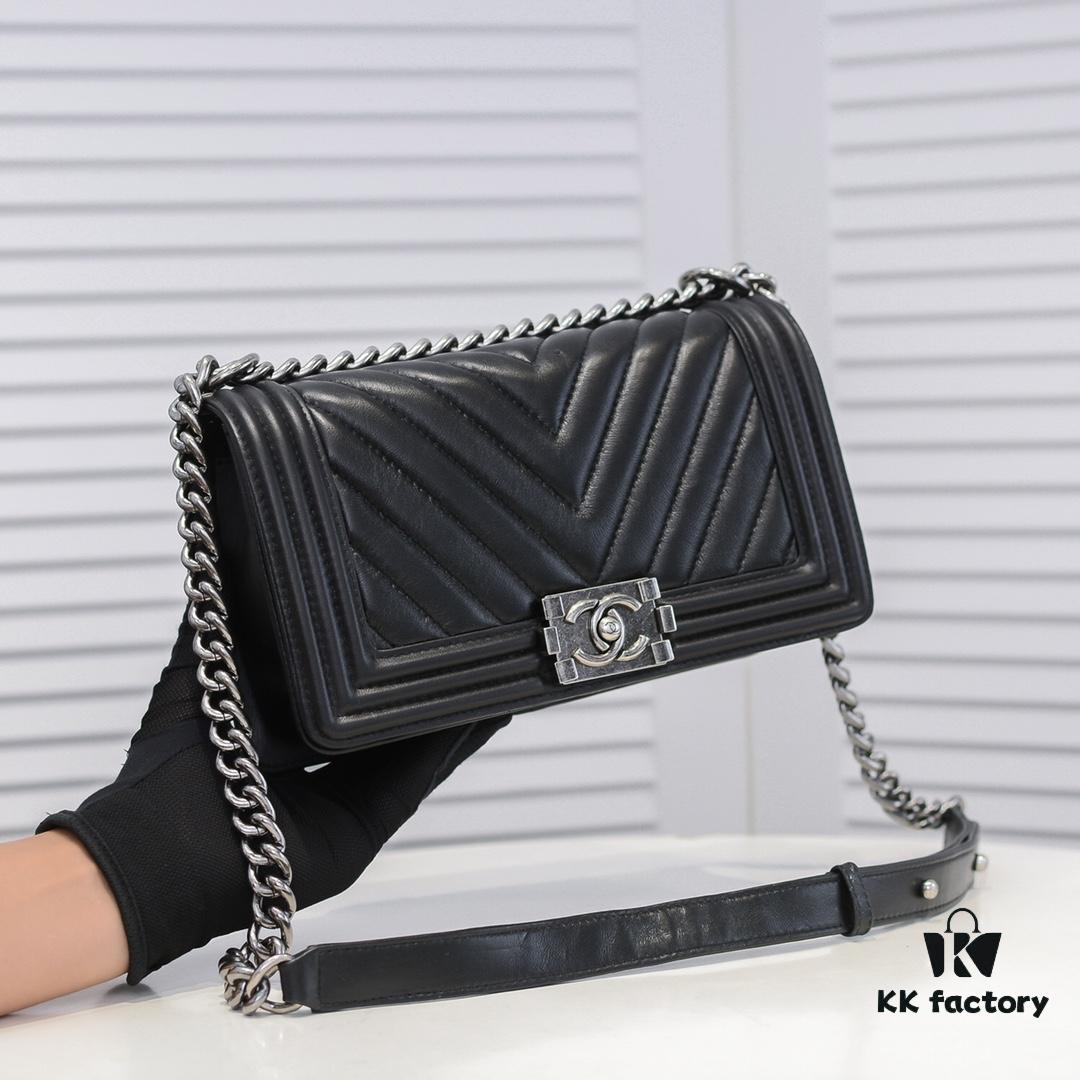 Chanel Full Lambskin with Original Hardware - Premium Craftsmanship, Thickened Electroplated Metal Fittings, Excellent Elasticity and Durability