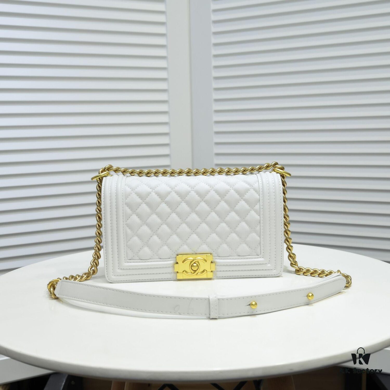 Chanel Crown Lambskin Bag with Original Hardware - Full Sheepskin, Thickened Electroplated Metal Fittings, High-Quality Craftsmanship, Premium Durable Design