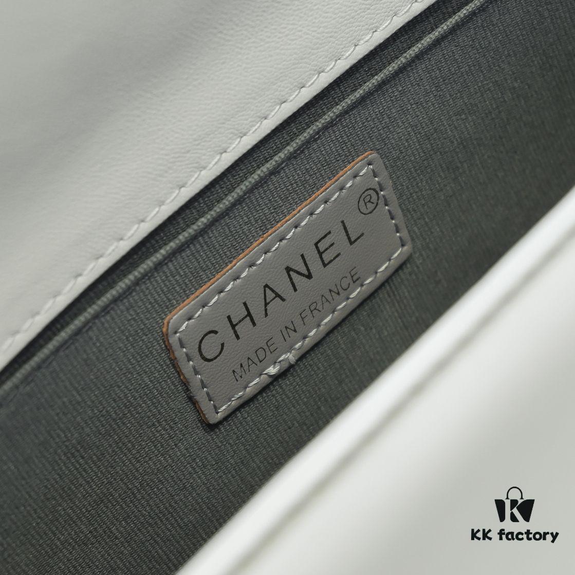 Chanel Crown Lambskin Bag with Original Hardware - Full Sheepskin, Thickened Electroplated Metal Fittings, High-Quality Craftsmanship, Premium Durable Design