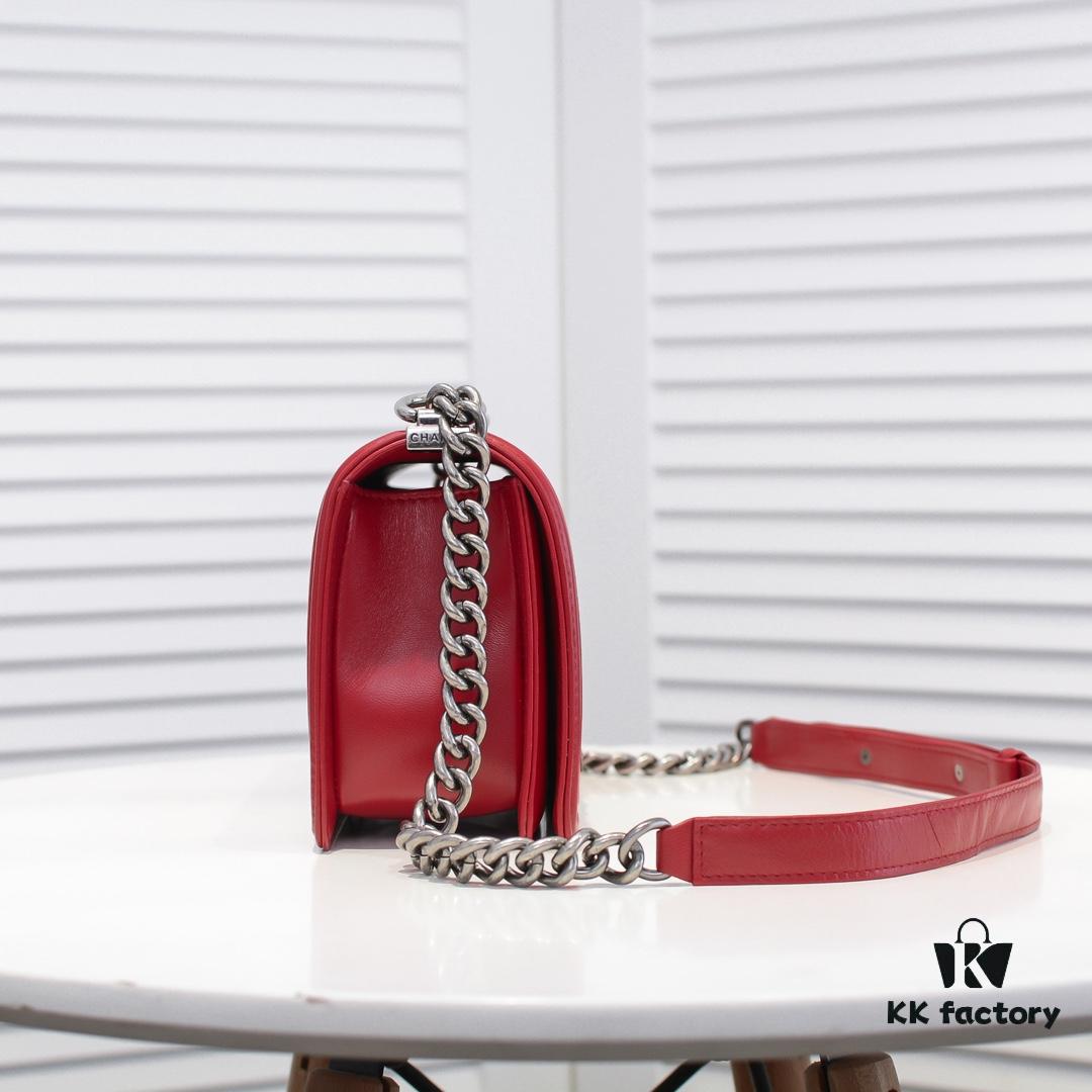 Chanel Genuine Lambskin Bag with Original Hardware - Full Lamb Leather, Thickened Electroplated Metal Accessories