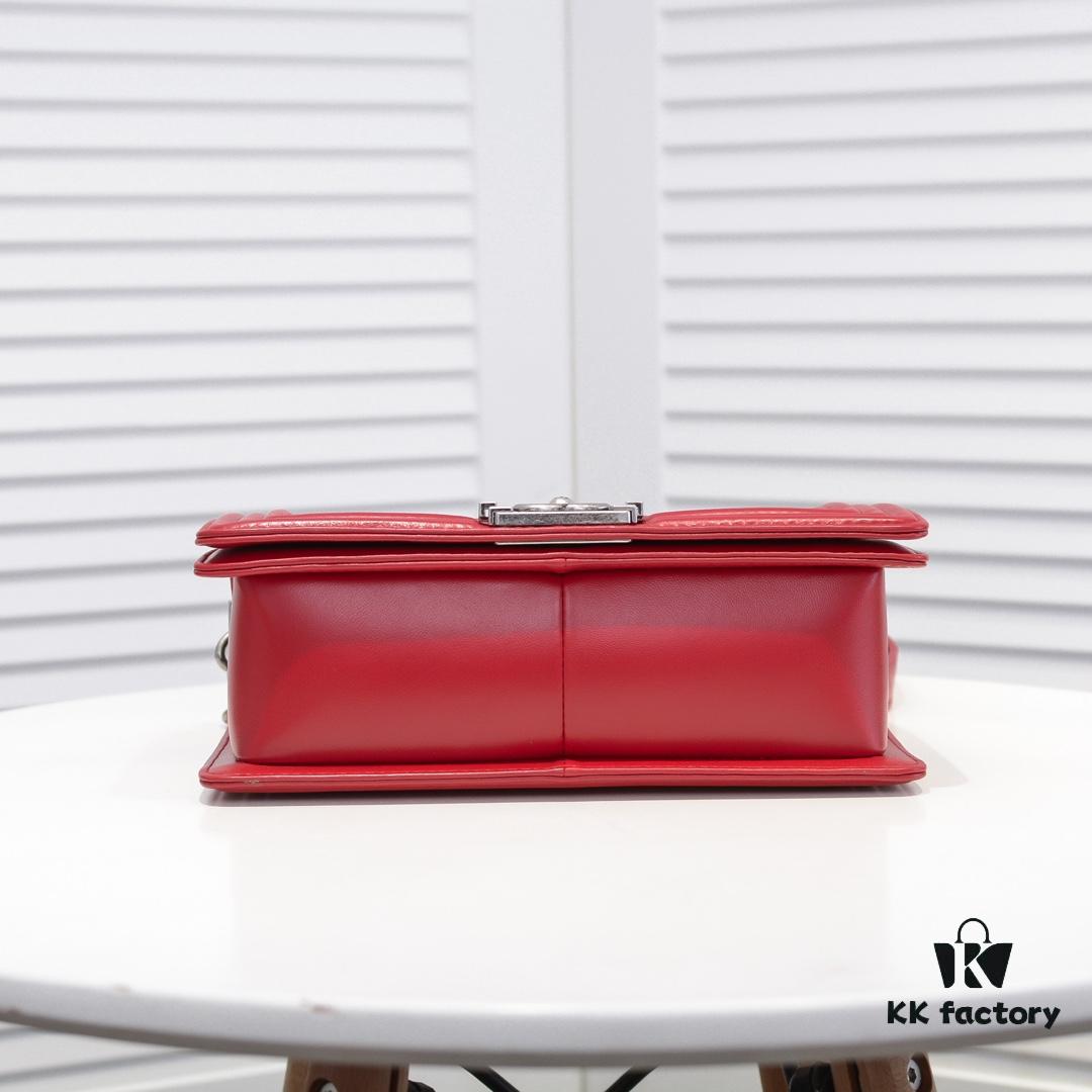 Chanel Genuine Lambskin Bag with Original Hardware - Full Lamb Leather, Thickened Electroplated Metal Accessories