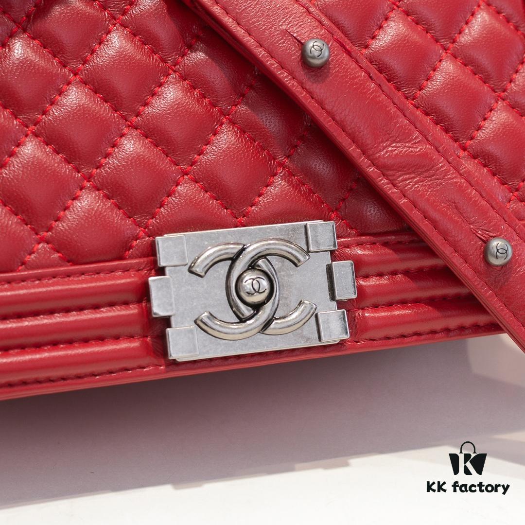 Chanel Genuine Lambskin Bag with Original Hardware - Full Lamb Leather, Thickened Electroplated Metal Accessories