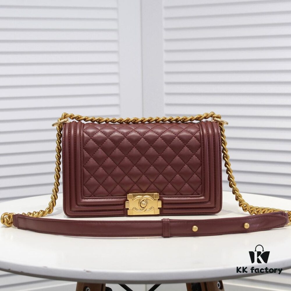 Chanel Genuine Lambskin Handbag with Original Hardware - Full Sheepskin with Thickened Electroplated Gold-Tone Fittings