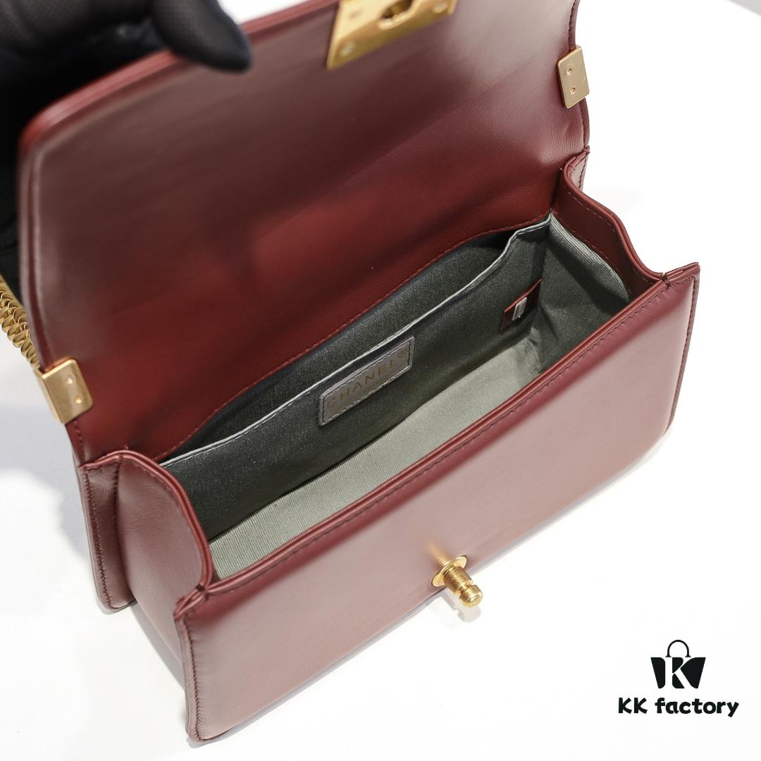 Chanel Genuine Lambskin Handbag with Original Hardware - Full Sheepskin with Thickened Electroplated Gold-Tone Fittings