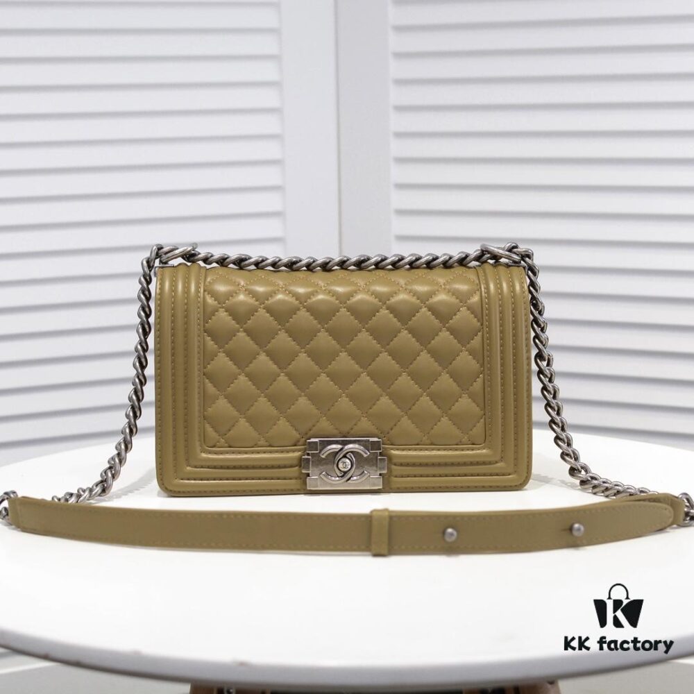 Chanel Genuine Lambskin Handbag with Original Hardware - Full Sheepskin with Thickened Electroplated Metal Fittings