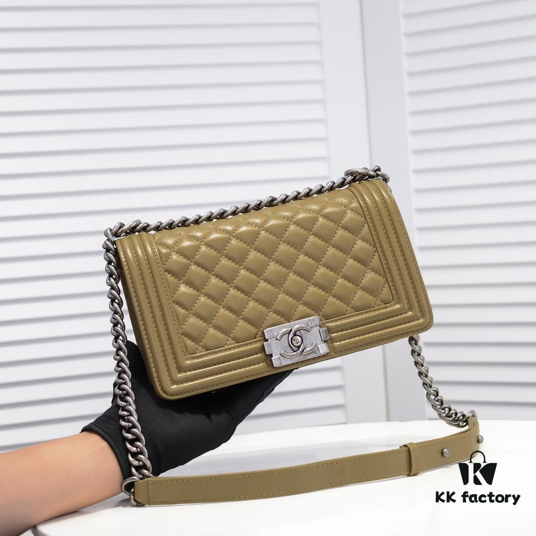Chanel Genuine Lambskin Handbag with Original Hardware - Full Sheepskin with Thickened Electroplated Metal Fittings