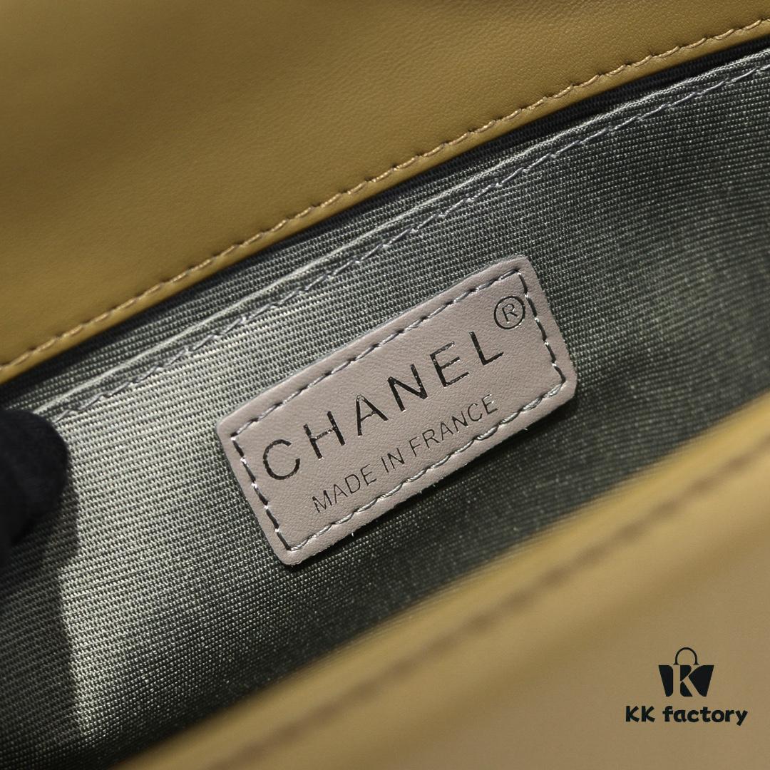 Chanel Genuine Lambskin Handbag with Original Hardware - Full Sheepskin with Thickened Electroplated Metal Fittings