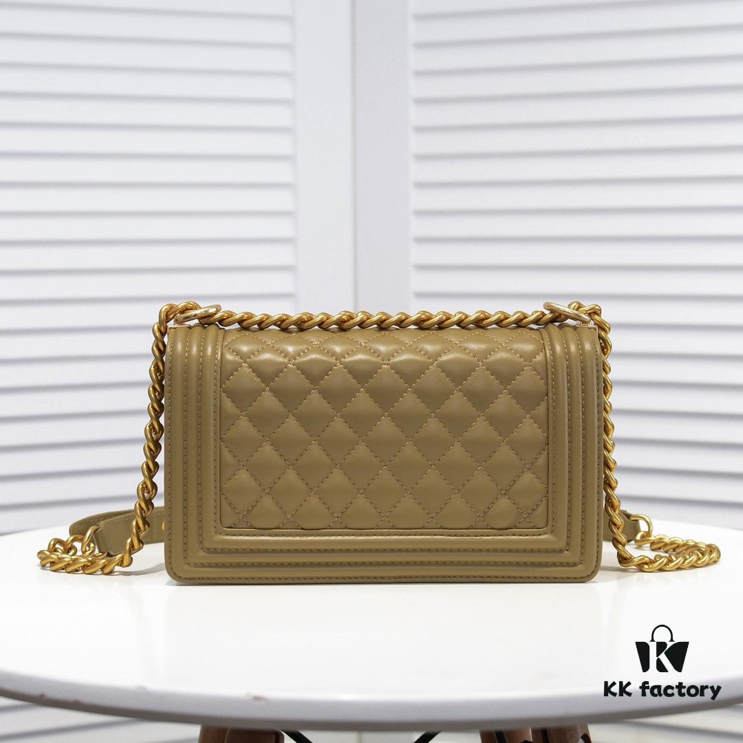 Chanel Crown Lambskin Bag with Original Hardware - Full Sheepskin, Thickened Electroplated Metal Fittings, Premium Craftsmanship, Soft and Resilient Base, No Mark After Squeezing, Real Stock, Real Photos