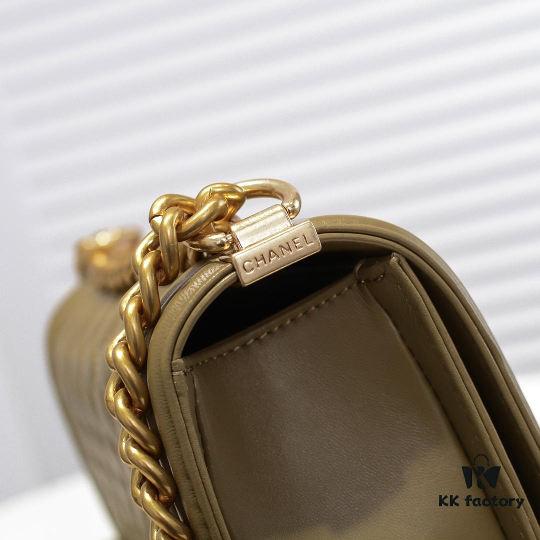 Chanel Crown Lambskin Bag with Original Hardware - Full Sheepskin, Thickened Electroplated Metal Fittings, Premium Craftsmanship, Soft and Resilient Base, No Mark After Squeezing, Real Stock, Real Photos