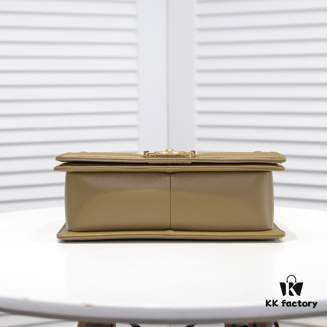 Chanel Crown Lambskin Bag with Original Hardware - Full Sheepskin, Thickened Electroplated Metal Fittings, Premium Craftsmanship, Soft and Resilient Base, No Mark After Squeezing, Real Stock, Real Photos