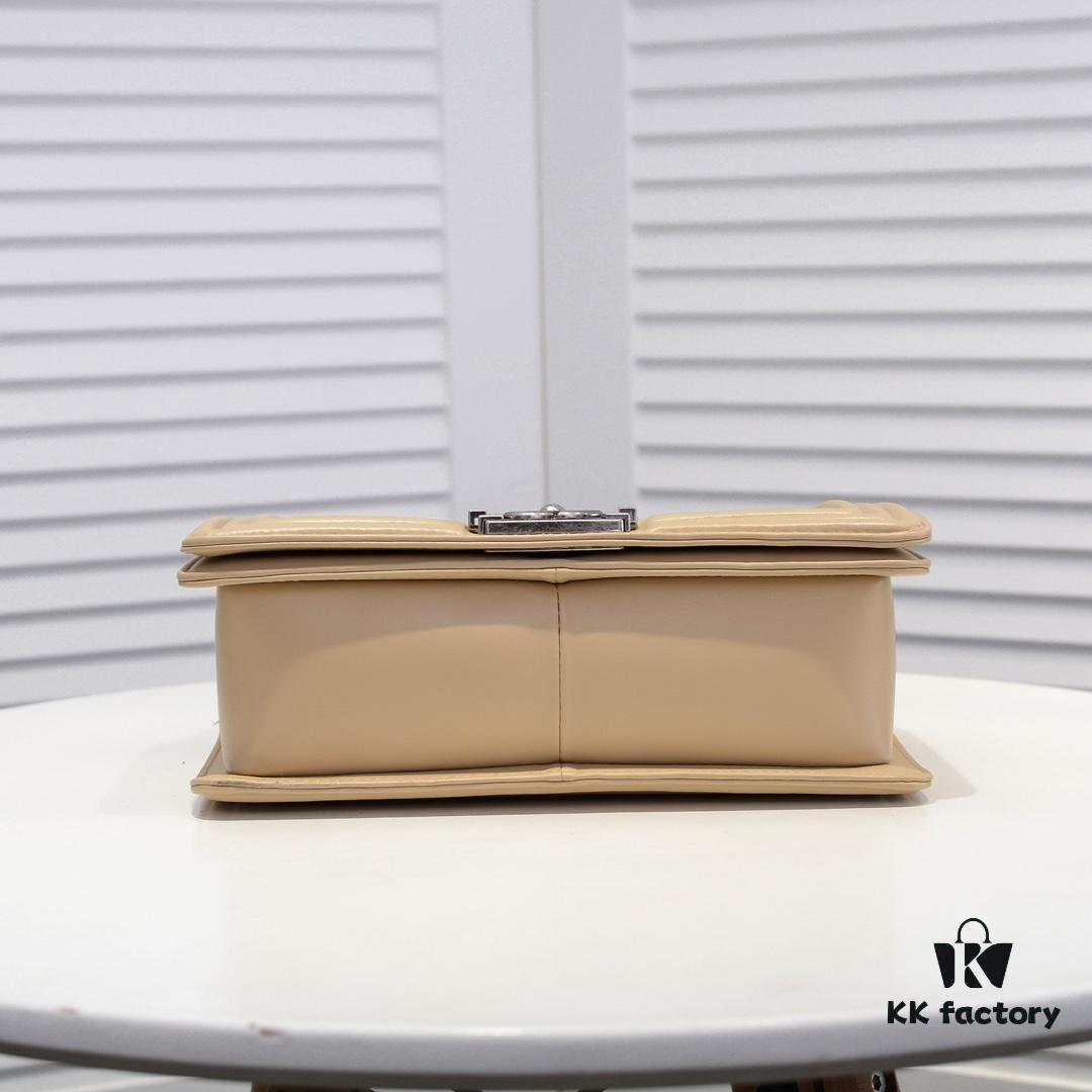 Chanel Genuine Lambskin Bag with Original Hardware - Full Lamb Leather, Thickened Electroplated Metal Fittings