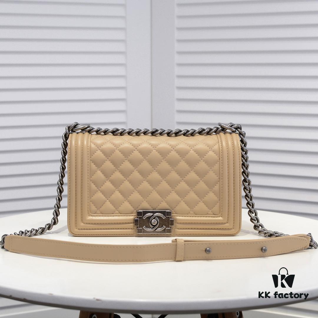 Chanel Genuine Lambskin Bag with Original Hardware - Full Lamb Leather, Thickened Electroplated Metal Fittings