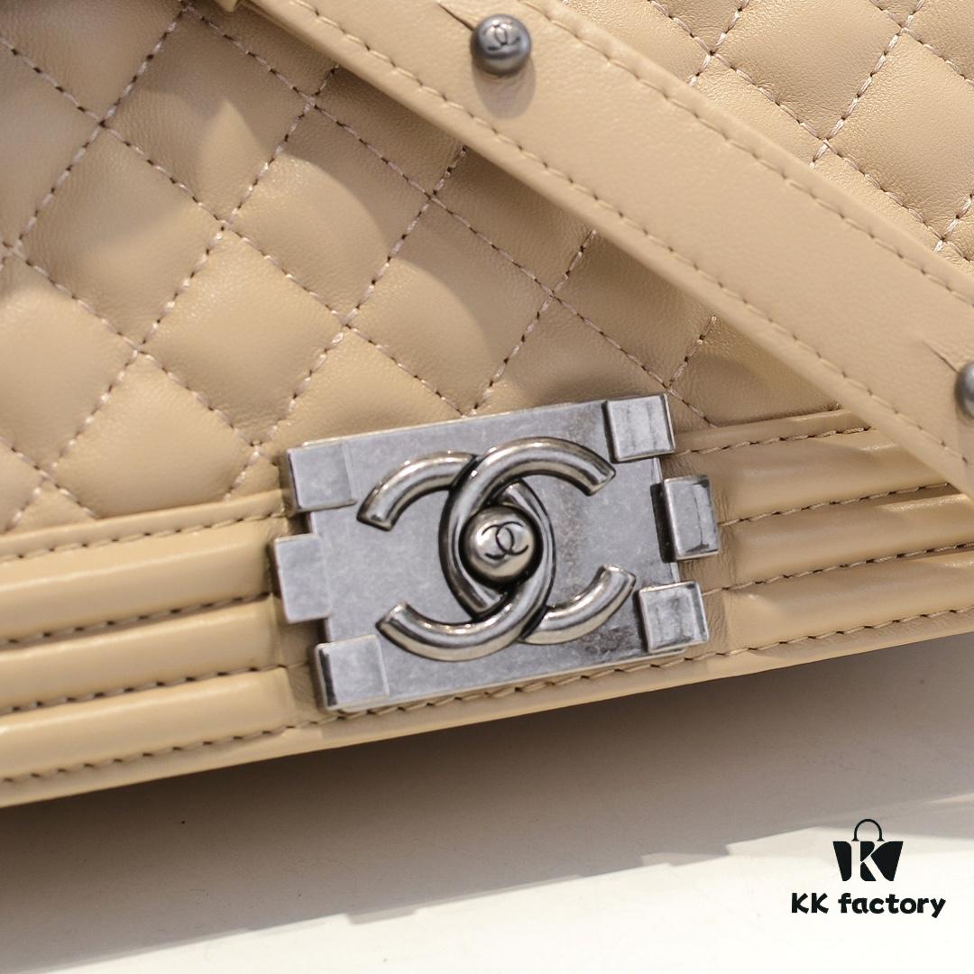 Chanel Genuine Lambskin Bag with Original Hardware - Full Lamb Leather, Thickened Electroplated Metal Fittings