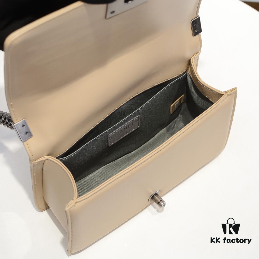 Chanel Genuine Lambskin Bag with Original Hardware - Full Lamb Leather, Thickened Electroplated Metal Fittings