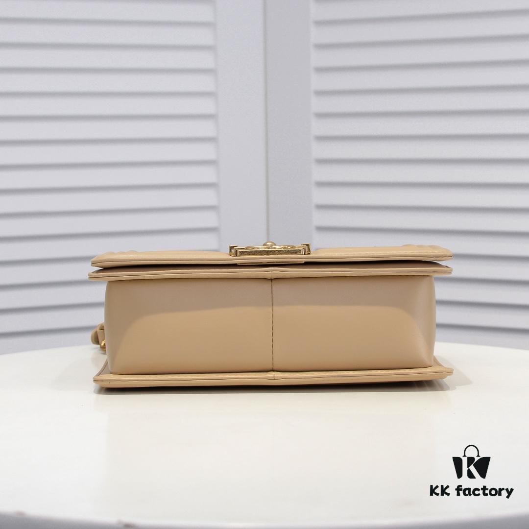 Chanel Crown Lamb Leather Bag with Full Sheepskin and Original Hardware - Thickened Electroplated Metal Fittings, High-Quality Craftsmanship, Soft Scratch-Resistant Base, Durable and Stylish