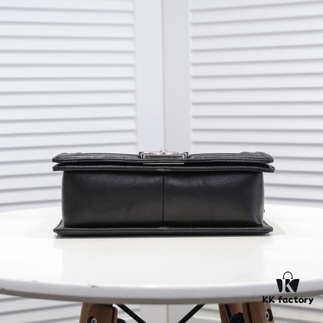 Chanel Genuine Lambskin Bag with Original Hardware - Full Sheepskin with Thickened Electroplated Metal Fittings