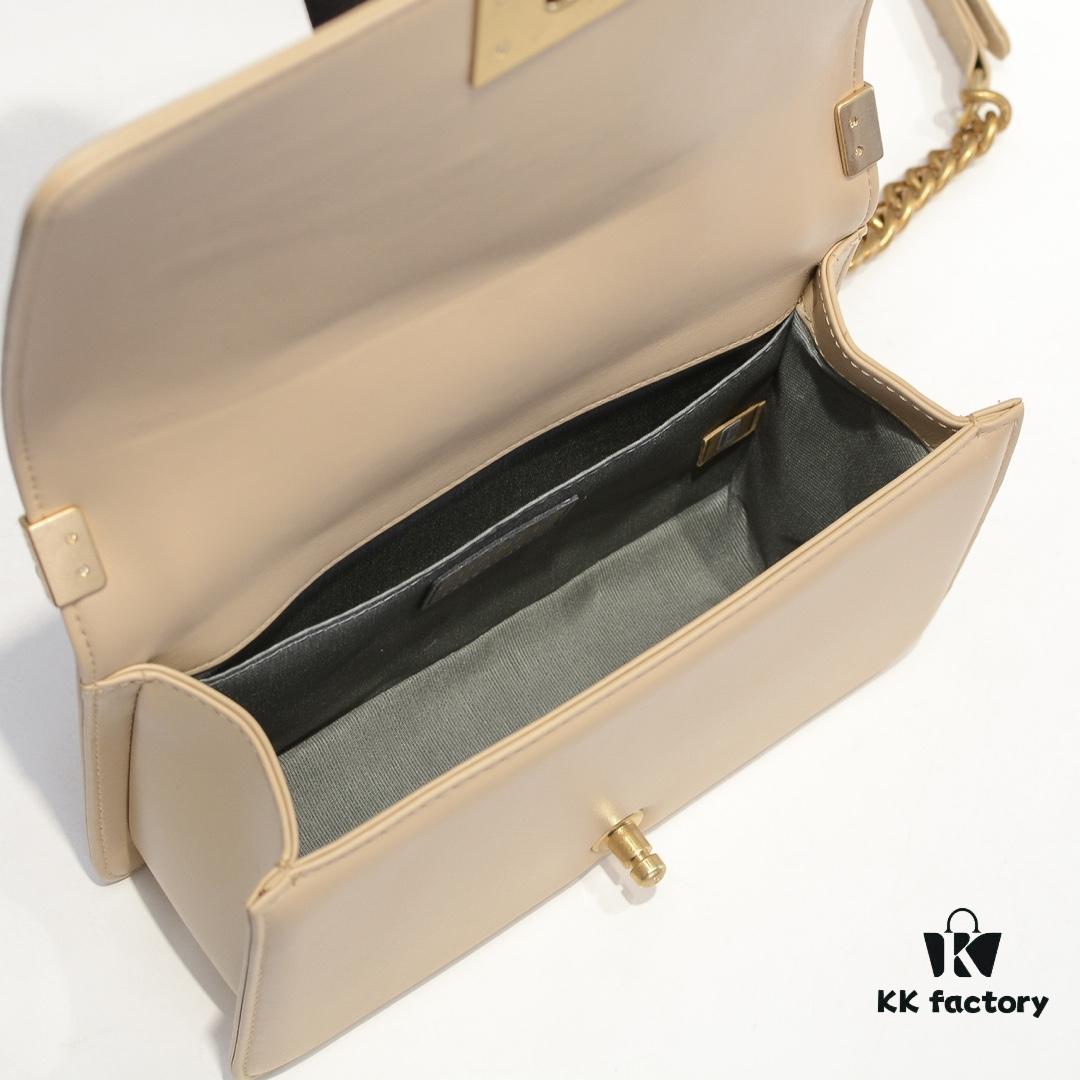 Chanel Crown Lamb Leather Bag with Full Sheepskin and Original Hardware - Thickened Electroplated Metal Fittings, High-Quality Craftsmanship, Soft Scratch-Resistant Base, Durable and Stylish