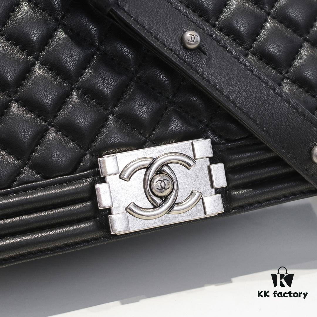 Chanel Genuine Lambskin Bag with Original Hardware - Full Sheepskin with Thickened Electroplated Metal Fittings