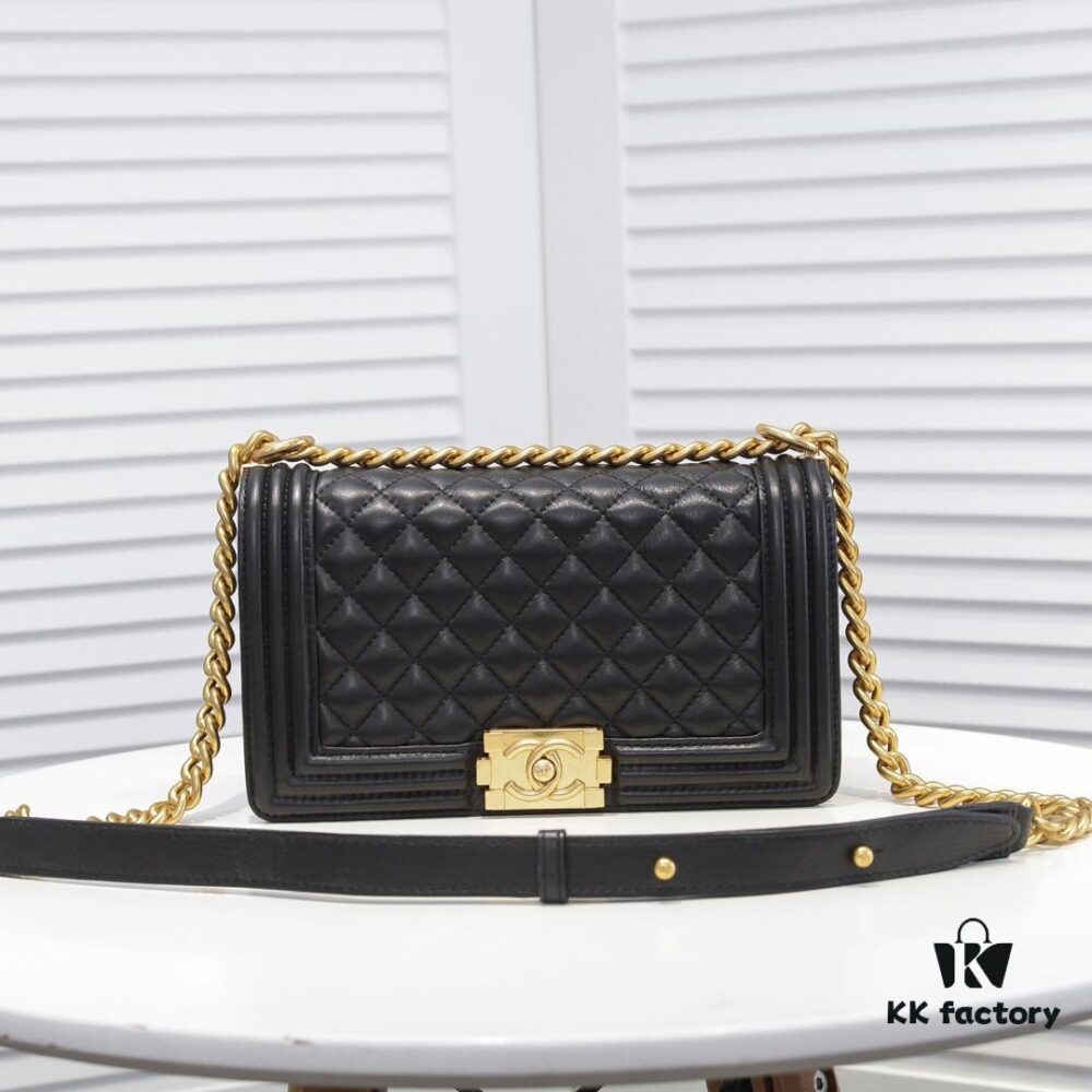 Chanel Crown Lambskin Bag with Original Hardware - Full Sheepskin with Thickened Electroplated Metal Fittings