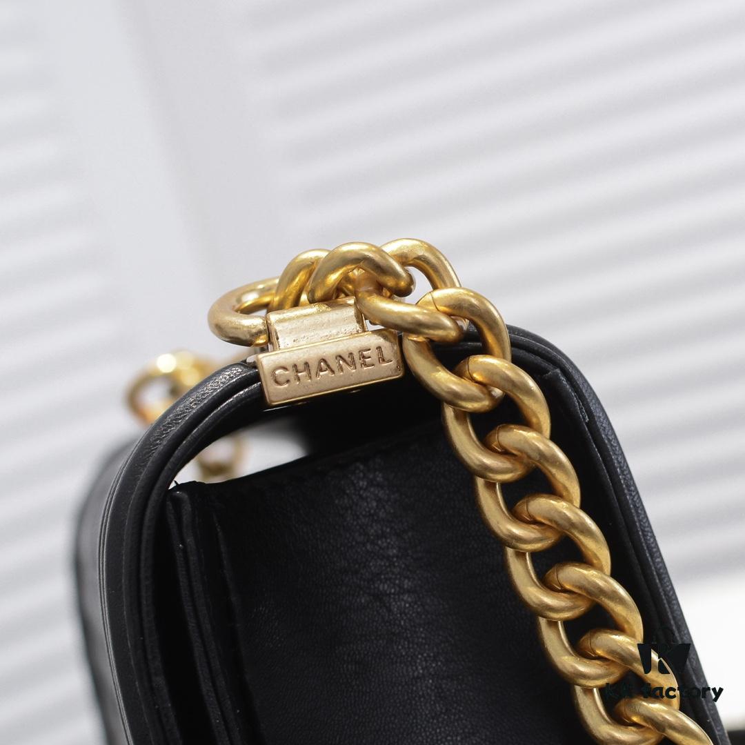 Chanel Crown Lambskin Bag with Original Hardware - Full Sheepskin with Thickened Electroplated Metal Fittings