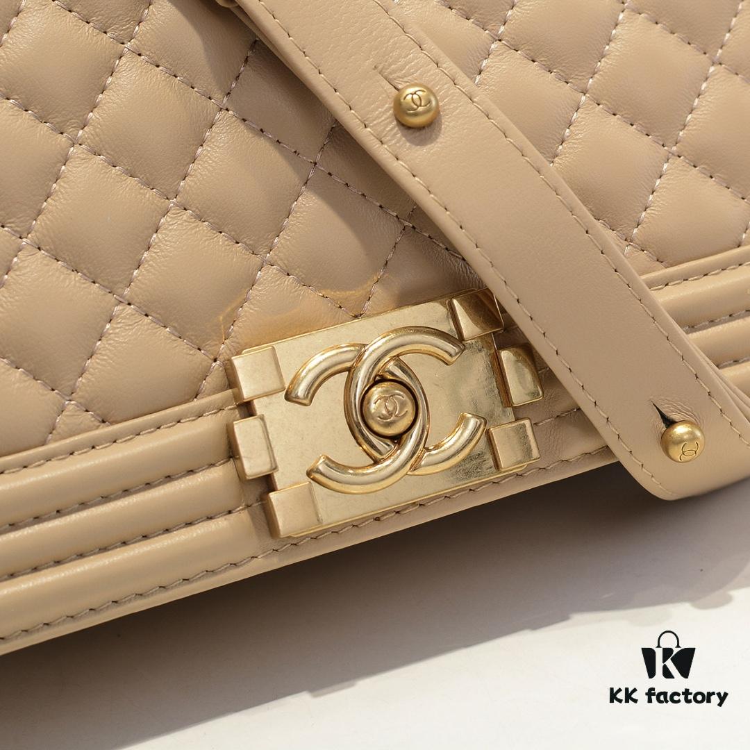 Chanel Crown Lamb Leather Bag with Full Sheepskin and Original Hardware - Thickened Electroplated Metal Fittings, High-Quality Craftsmanship, Soft Scratch-Resistant Base, Durable and Stylish