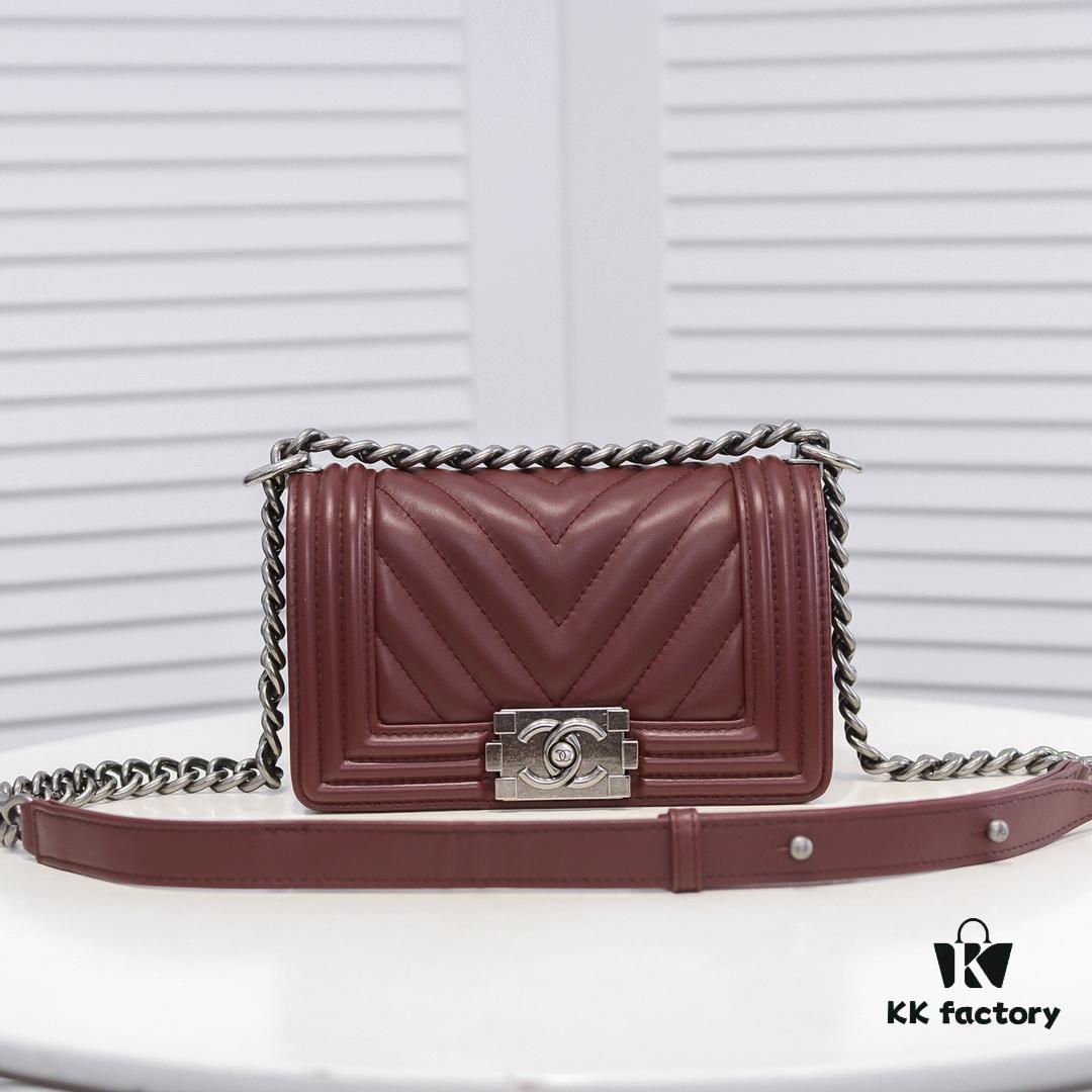 Chanel Genuine Lambskin Bag with Original Hardware - Full Sheepskin, Thickened Electroplated Metal Fittings, Premium Craftsmanship, Resizable Base with Elastic Recovery, High-End Quality, Fits Perfectly in Display Cabinet, Size 20*12*7cm, Model No. 67085