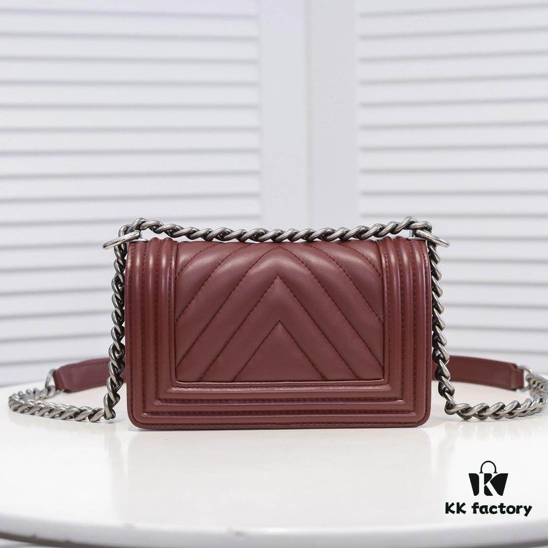 Chanel Genuine Lambskin Bag with Original Hardware - Full Sheepskin, Thickened Electroplated Metal Fittings, Premium Craftsmanship, Resizable Base with Elastic Recovery, High-End Quality, Fits Perfectly in Display Cabinet, Size 20*12*7cm, Model No. 67085