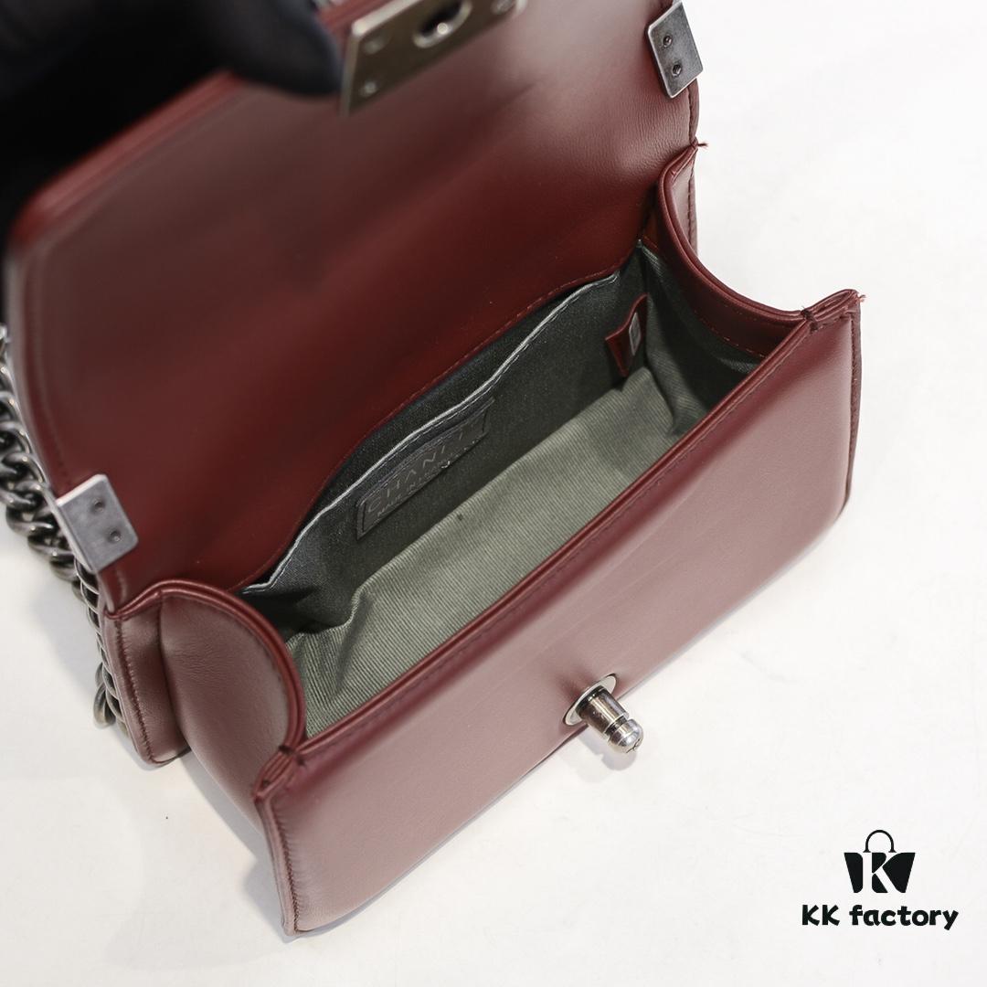 Chanel Genuine Lambskin Bag with Original Hardware - Full Sheepskin, Thickened Electroplated Metal Fittings, Premium Craftsmanship, Resizable Base with Elastic Recovery, High-End Quality, Fits Perfectly in Display Cabinet, Size 20*12*7cm, Model No. 67085