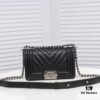 Chanel Crown Lambskin Handbag with Original Hardware - Full Sheepskin with Thickened Electroplated Metal Fittings