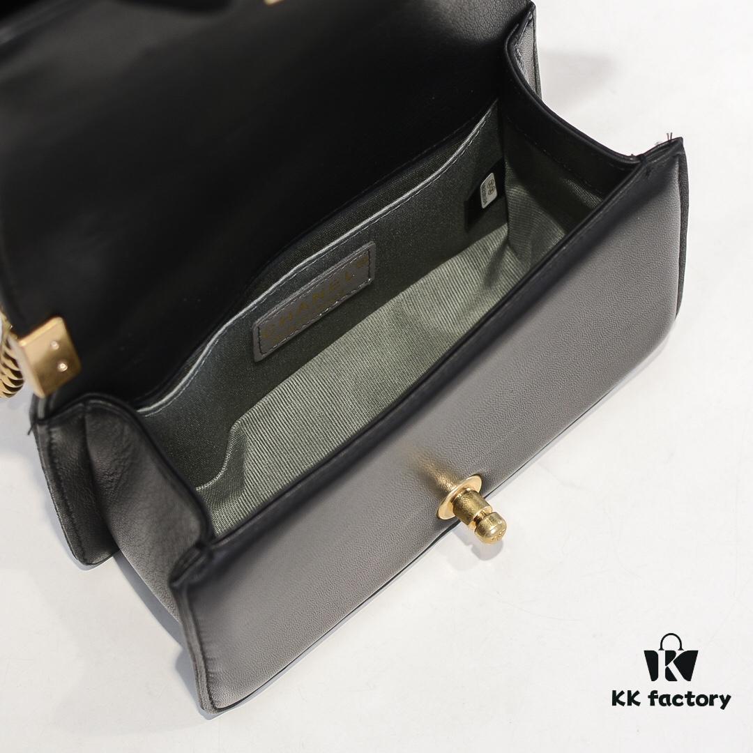 Chanel Genuine Lambskin Handbag with Original Hardware - Premium Quality, Full Lambskin with Thickened Electroplated Metal Fittings