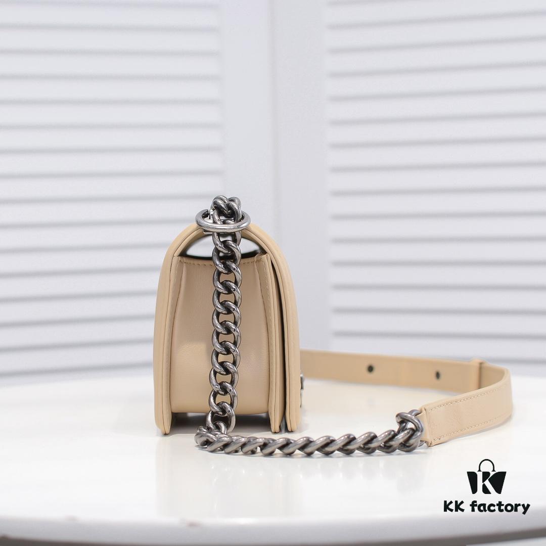 Chanel Crown Lambskin Handbag with Original Hardware - Full Sheepskin, Thickened Electroplated Metal Fittings, Scratch-Resistant & Highly Durable, Premium Quality Comparable to Authentic Pieces