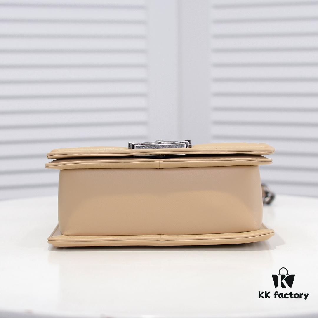 Chanel Crown Lambskin Handbag with Original Hardware - Full Sheepskin, Thickened Electroplated Metal Fittings, Scratch-Resistant & Highly Durable, Premium Quality Comparable to Authentic Pieces