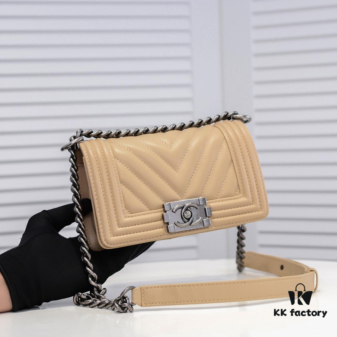 Chanel Crown Lambskin Handbag with Original Hardware - Full Sheepskin, Thickened Electroplated Metal Fittings, Scratch-Resistant & Highly Durable, Premium Quality Comparable to Authentic Pieces