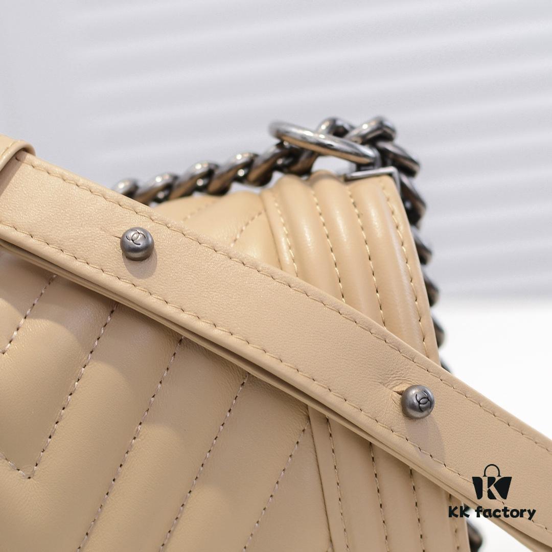 Chanel Crown Lambskin Handbag with Original Hardware - Full Sheepskin, Thickened Electroplated Metal Fittings, Scratch-Resistant & Highly Durable, Premium Quality Comparable to Authentic Pieces