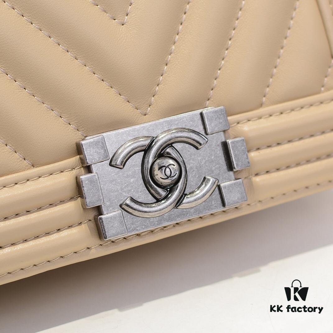 Chanel Crown Lambskin Handbag with Original Hardware - Full Sheepskin, Thickened Electroplated Metal Fittings, Scratch-Resistant & Highly Durable, Premium Quality Comparable to Authentic Pieces