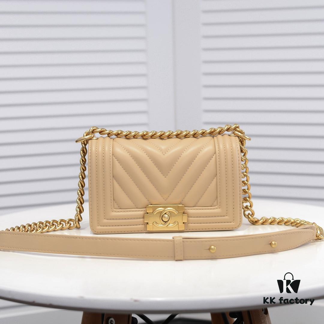 Chanel Crown Lambskin Bag with Original Hardware - Full Sheepskin with Thickened Electroplated Metal Fittings