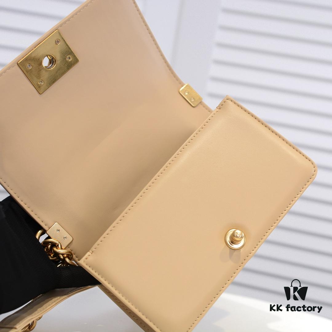 Chanel Crown Lambskin Bag with Original Hardware - Full Sheepskin with Thickened Electroplated Metal Fittings