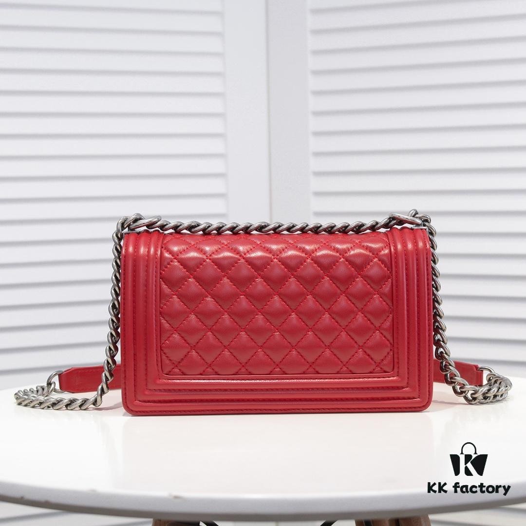 Chanel Genuine Lambskin Bag with Original Hardware - Full Lamb Leather, Thickened Electroplated Metal Accessories