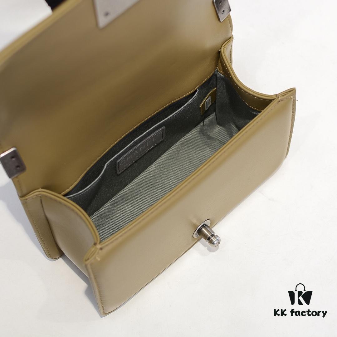 Chanel Crown Lambskin Bag with Original Hardware - Full Sheepskin with Thickened Electroplated Metal Fittings