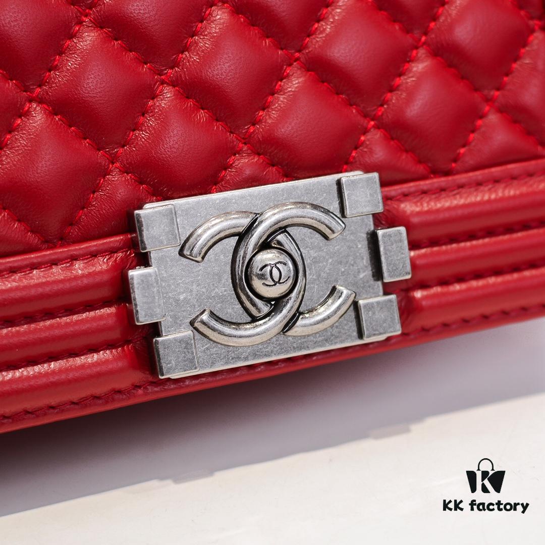 Chanel Genuine Lambskin Handbag with Original Hardware - Premium Quality, Full Lambskin with Thickened Electroplated Metal Fittings