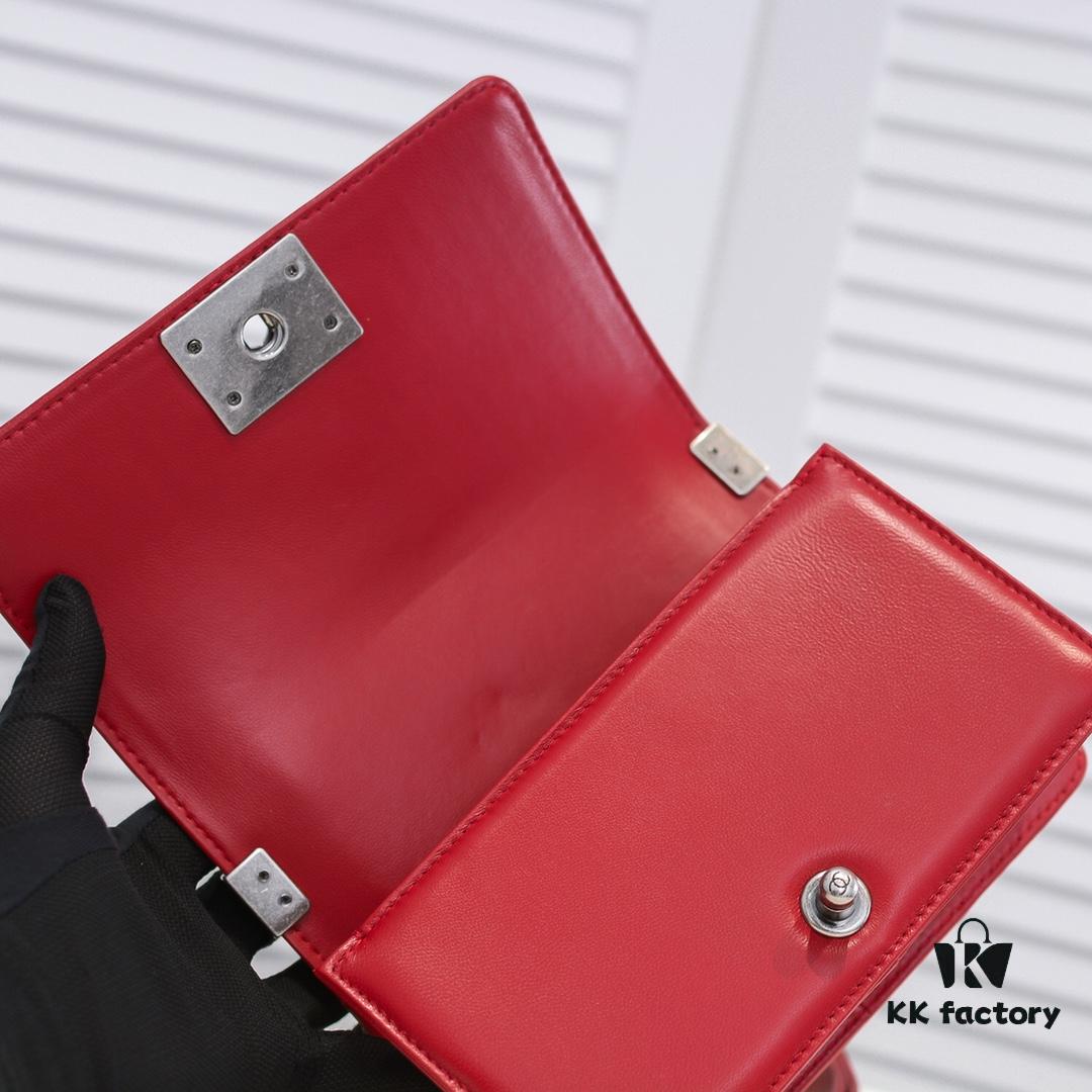 Chanel Genuine Lambskin Handbag with Original Hardware - Premium Quality, Full Lambskin with Thickened Electroplated Metal Fittings