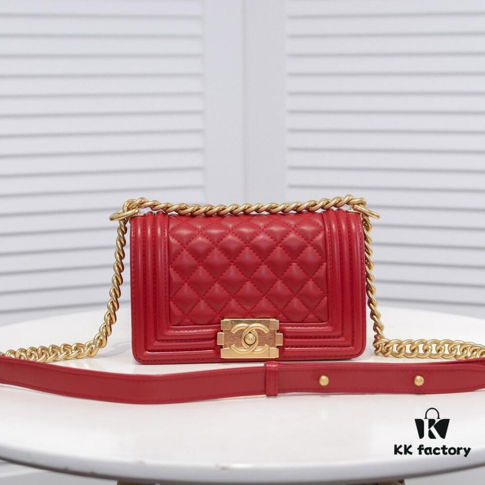 Chanel Crown Lambskin Bag with Full Sheepskin and Original Hardware - Premium Quality, Thickened Electroplated Metal Fittings, Size 20*12*7cm