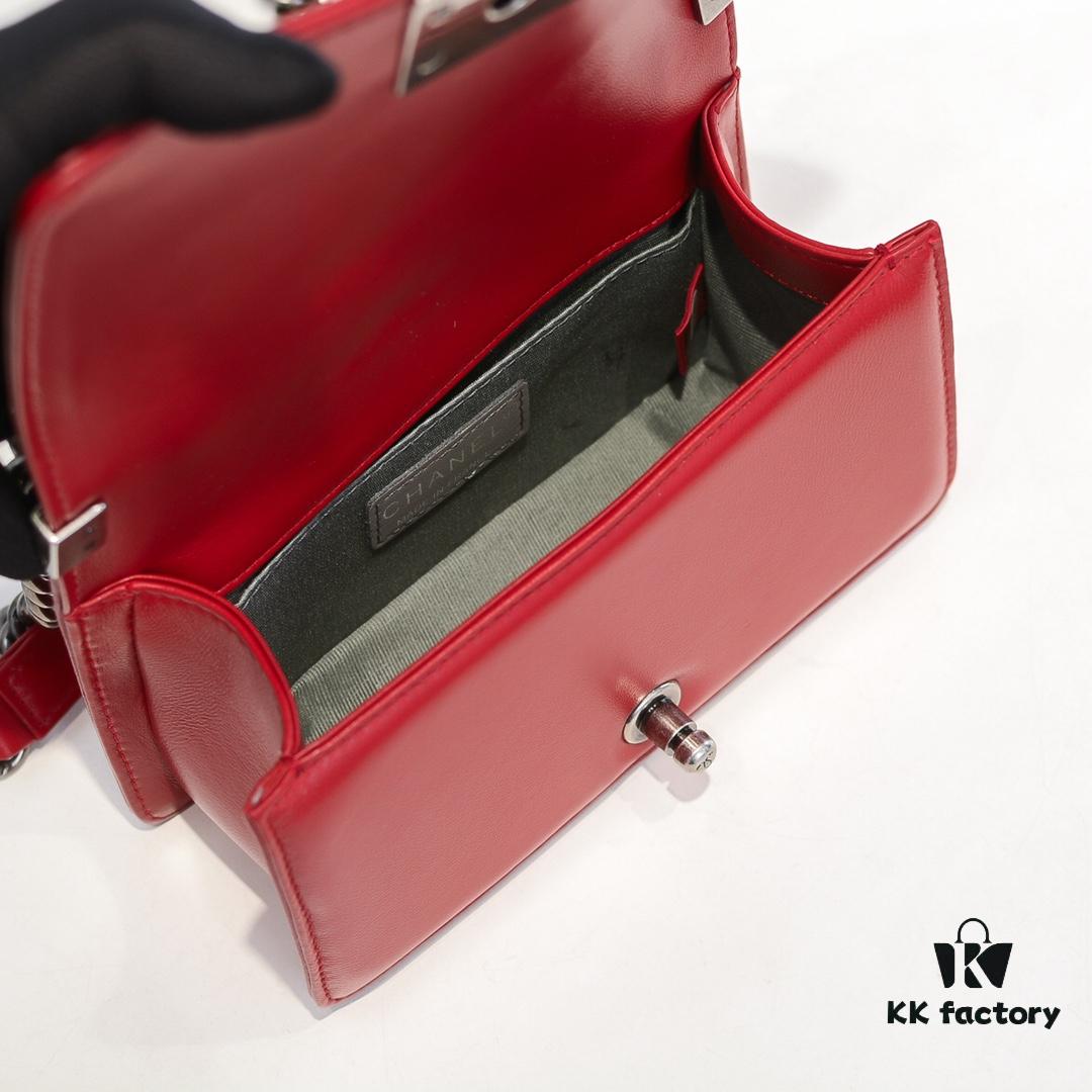 Chanel Genuine Lambskin Handbag with Original Hardware - Premium Quality, Full Lambskin with Thickened Electroplated Metal Fittings