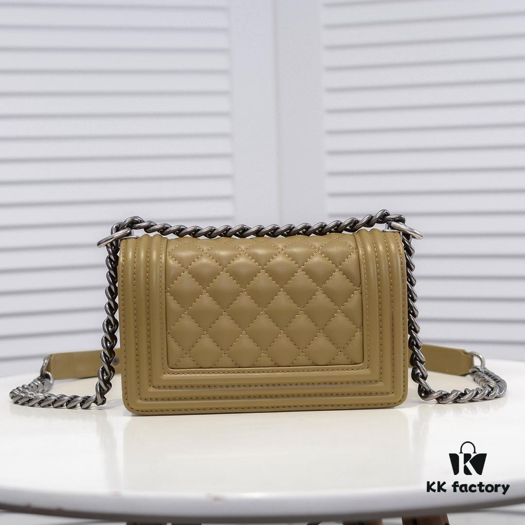 Chanel Crown Lambskin Bag with Original Hardware - Full Sheepskin, Thickened Electroplated Metal, High-Quality Craftsmanship, Real Stock and Photos
