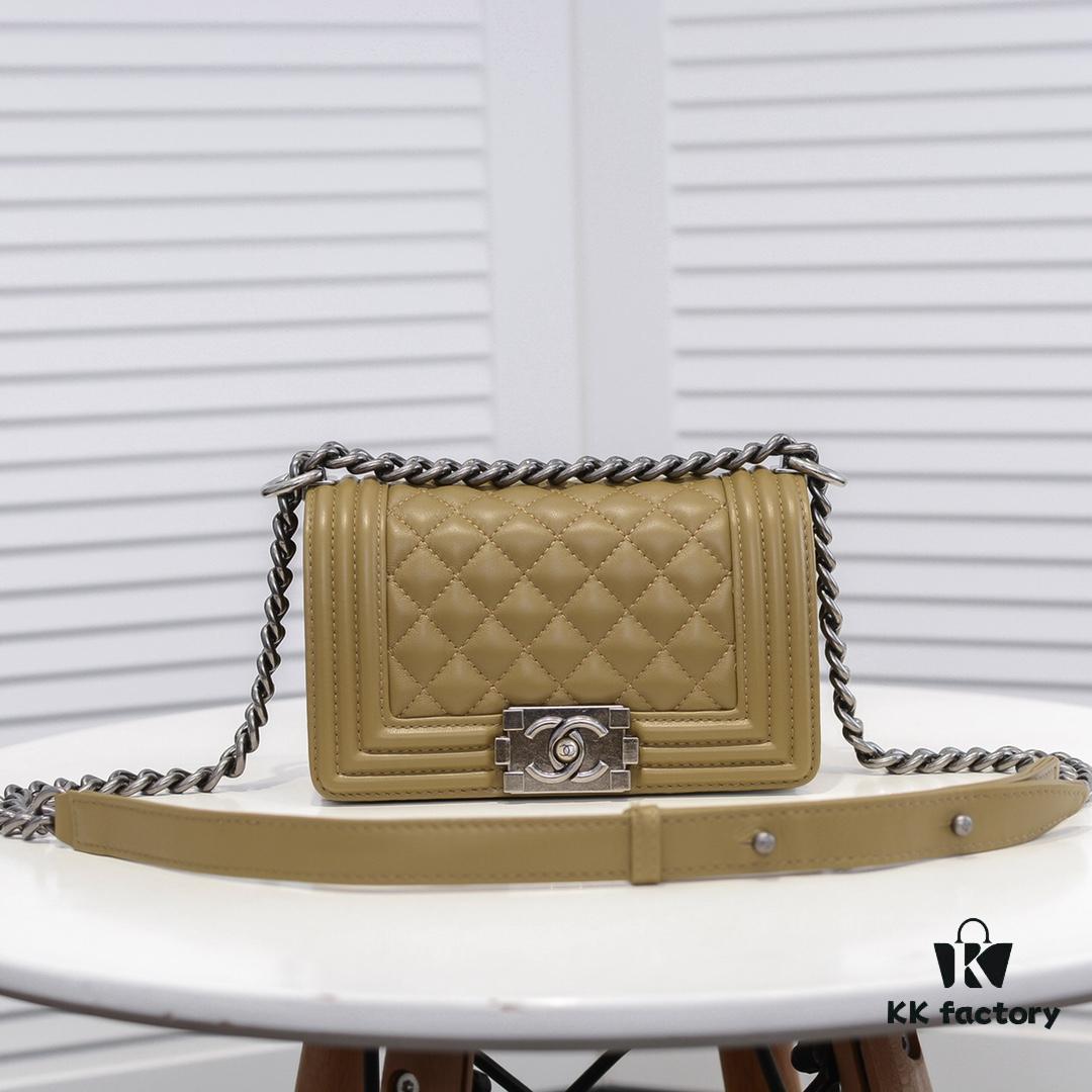 Chanel Crown Lambskin Bag with Original Hardware - Full Sheepskin, Thickened Electroplated Metal, High-Quality Craftsmanship, Real Stock and Photos